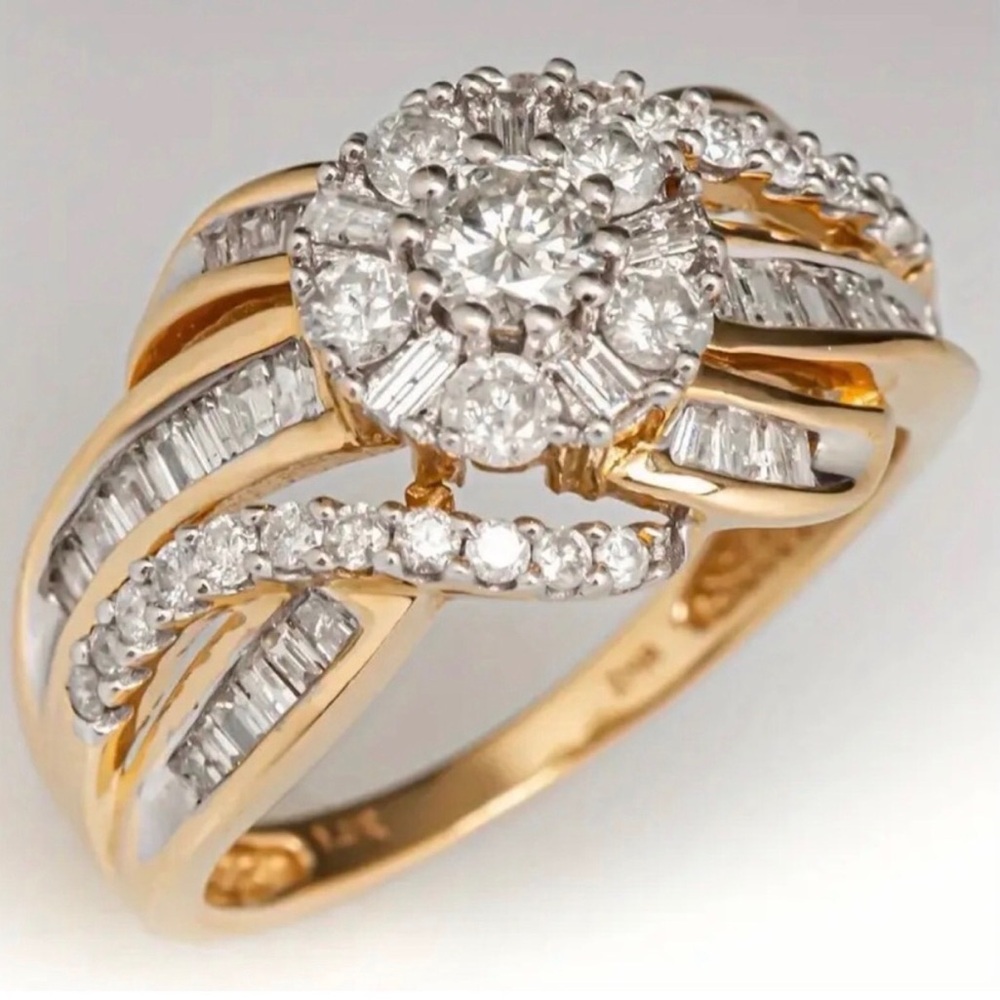 Elegant Gold and Silver Diamond Ring.